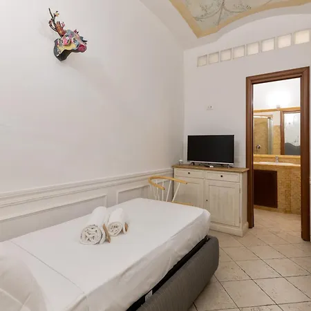 Domus 14 Bed & Breakfast 3*