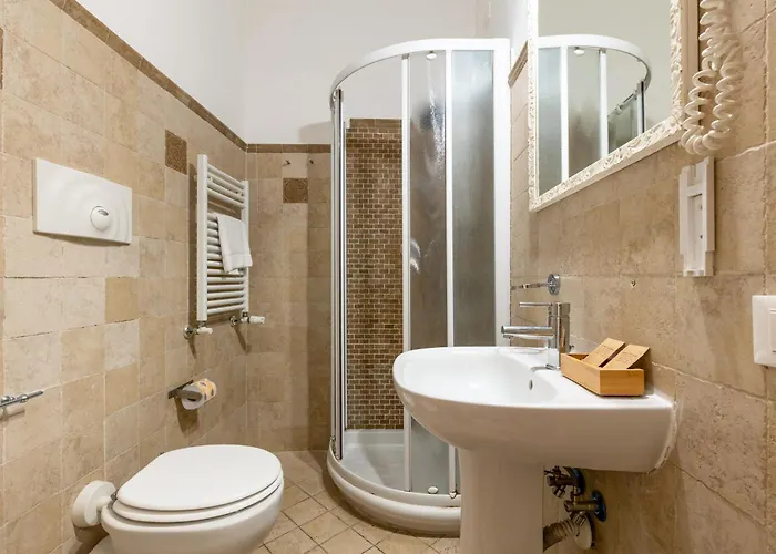 לינה וארוחת בוקר Domus 14 3*