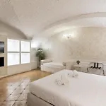 Domus 14 Nocleg ze śniadaniem 3*